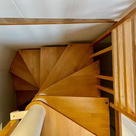 Quiet, Light-filled Renovated Apartament *